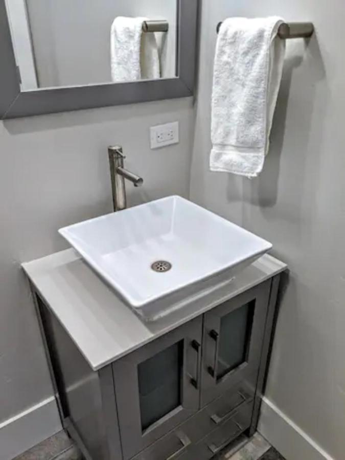 Little Blue Bungalow On Boise'S Bench, Pet Friendly, Fully Fenced Yard With Doggie Door! 2 Miles From Bsu, 5 Minutes From Downtown Boise, Desk And Workstation For Remote Workers, 2 Tv'S Large Walk-In Closet, Good For Mid-Term Stays Экстерьер фото