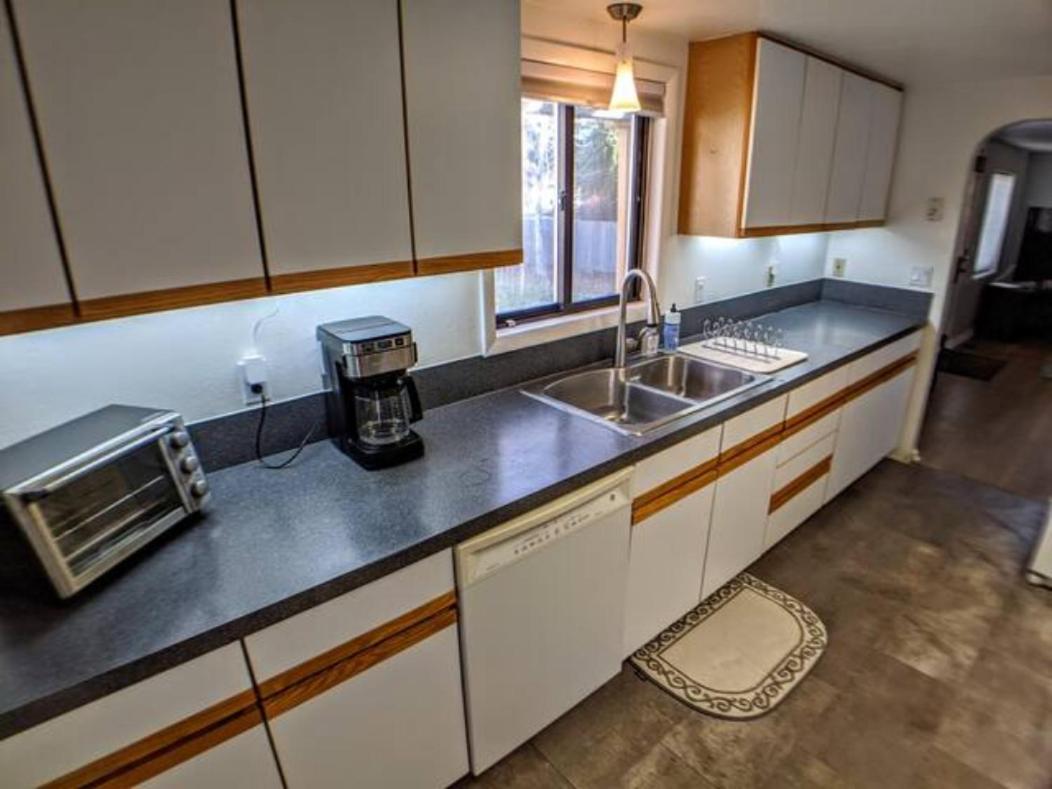 Little Blue Bungalow On Boise'S Bench, Pet Friendly, Fully Fenced Yard With Doggie Door! 2 Miles From Bsu, 5 Minutes From Downtown Boise, Desk And Workstation For Remote Workers, 2 Tv'S Large Walk-In Closet, Good For Mid-Term Stays Экстерьер фото