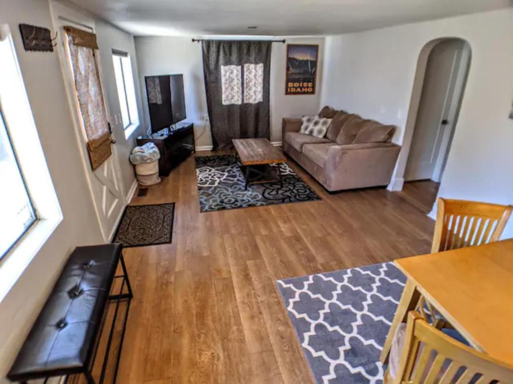 Little Blue Bungalow On Boise'S Bench, Pet Friendly, Fully Fenced Yard With Doggie Door! 2 Miles From Bsu, 5 Minutes From Downtown Boise, Desk And Workstation For Remote Workers, 2 Tv'S Large Walk-In Closet, Good For Mid-Term Stays Экстерьер фото
