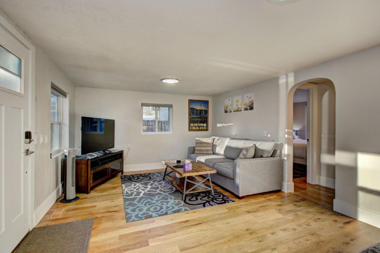 Little Blue Bungalow On Boise'S Bench, Pet Friendly, Fully Fenced Yard With Doggie Door! 2 Miles From Bsu, 5 Minutes From Downtown Boise, Desk And Workstation For Remote Workers, 2 Tv'S Large Walk-In Closet, Good For Mid-Term Stays Экстерьер фото