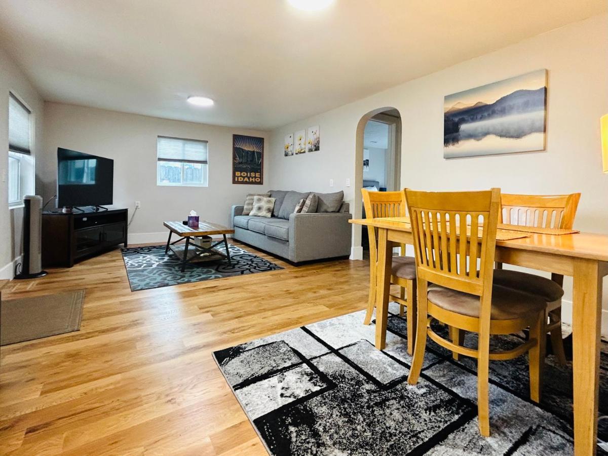 Little Blue Bungalow On Boise'S Bench, Pet Friendly, Fully Fenced Yard With Doggie Door! 2 Miles From Bsu, 5 Minutes From Downtown Boise, Desk And Workstation For Remote Workers, 2 Tv'S Large Walk-In Closet, Good For Mid-Term Stays Экстерьер фото