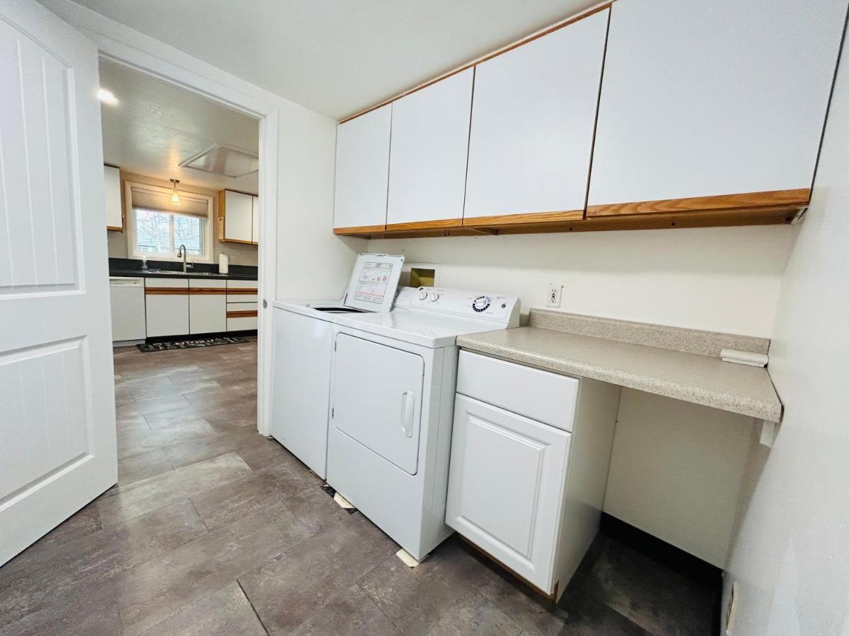 Little Blue Bungalow On Boise'S Bench, Pet Friendly, Fully Fenced Yard With Doggie Door! 2 Miles From Bsu, 5 Minutes From Downtown Boise, Desk And Workstation For Remote Workers, 2 Tv'S Large Walk-In Closet, Good For Mid-Term Stays Экстерьер фото