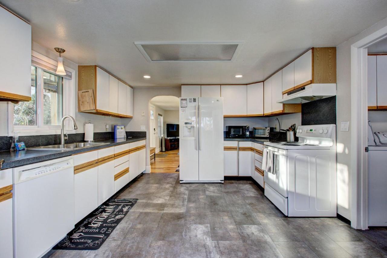 Little Blue Bungalow On Boise'S Bench, Pet Friendly, Fully Fenced Yard With Doggie Door! 2 Miles From Bsu, 5 Minutes From Downtown Boise, Desk And Workstation For Remote Workers, 2 Tv'S Large Walk-In Closet, Good For Mid-Term Stays Экстерьер фото