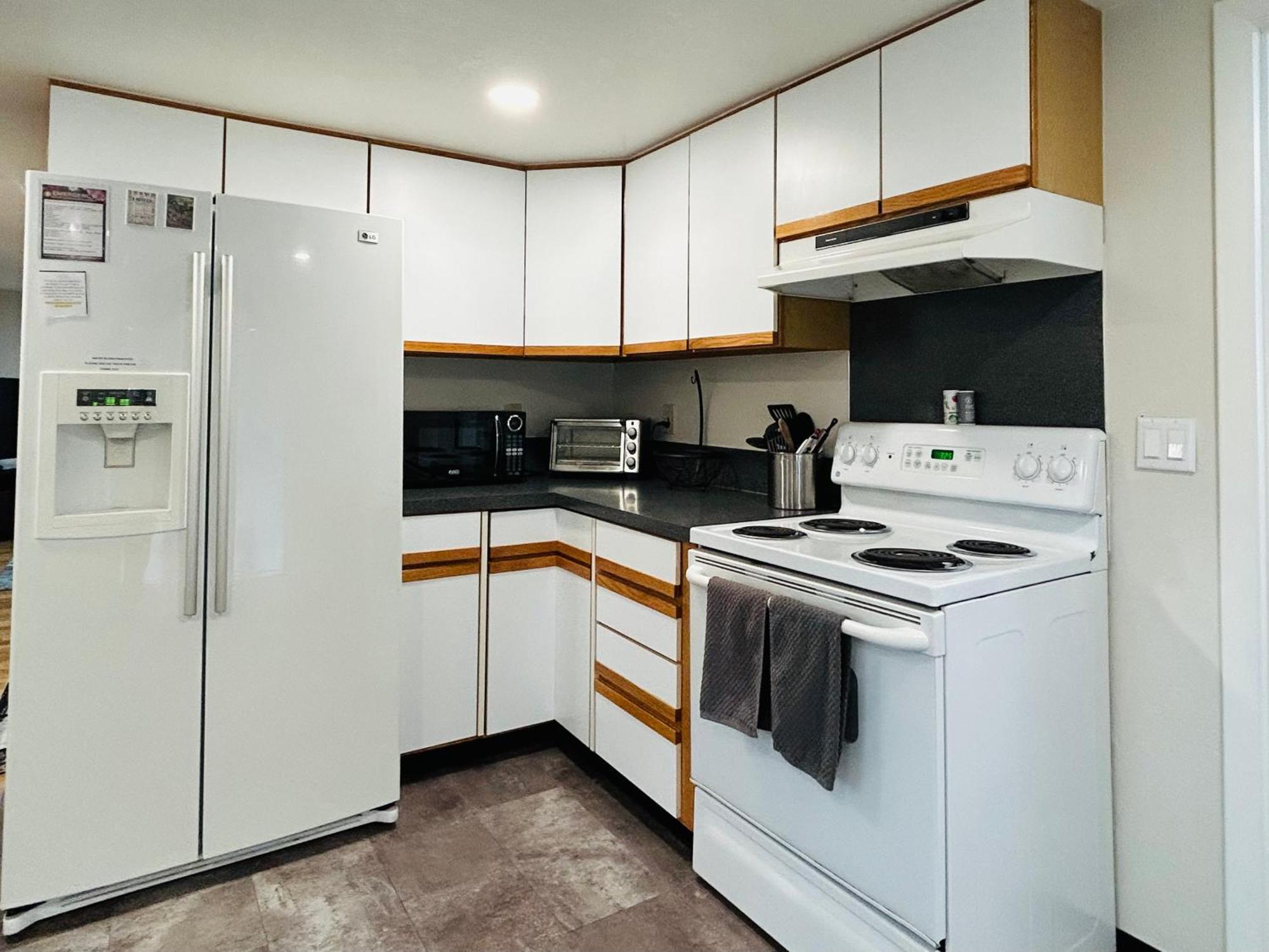 Little Blue Bungalow On Boise'S Bench, Pet Friendly, Fully Fenced Yard With Doggie Door! 2 Miles From Bsu, 5 Minutes From Downtown Boise, Desk And Workstation For Remote Workers, 2 Tv'S Large Walk-In Closet, Good For Mid-Term Stays Экстерьер фото