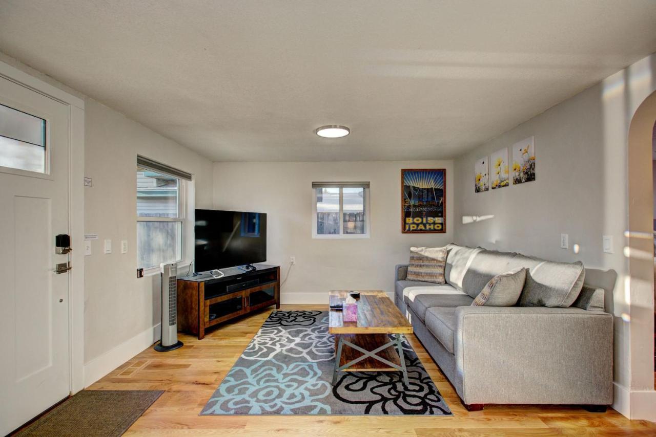 Little Blue Bungalow On Boise'S Bench, Pet Friendly, Fully Fenced Yard With Doggie Door! 2 Miles From Bsu, 5 Minutes From Downtown Boise, Desk And Workstation For Remote Workers, 2 Tv'S Large Walk-In Closet, Good For Mid-Term Stays Экстерьер фото