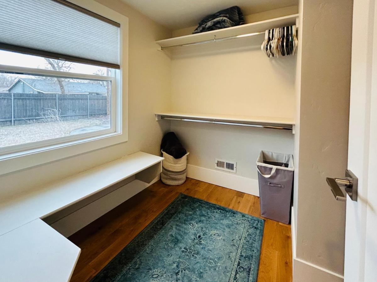 Little Blue Bungalow On Boise'S Bench, Pet Friendly, Fully Fenced Yard With Doggie Door! 2 Miles From Bsu, 5 Minutes From Downtown Boise, Desk And Workstation For Remote Workers, 2 Tv'S Large Walk-In Closet, Good For Mid-Term Stays Экстерьер фото