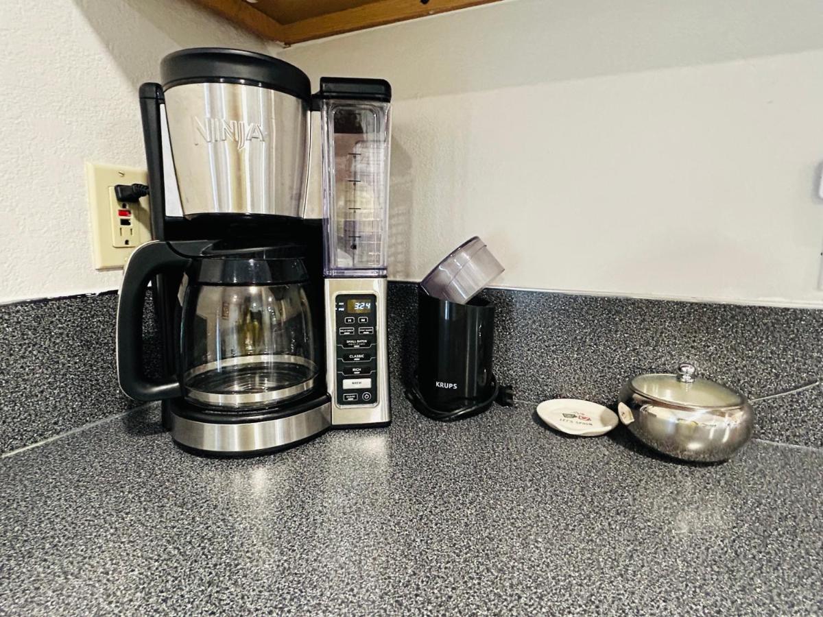 Little Blue Bungalow On Boise'S Bench, Pet Friendly, Fully Fenced Yard With Doggie Door! 2 Miles From Bsu, 5 Minutes From Downtown Boise, Desk And Workstation For Remote Workers, 2 Tv'S Large Walk-In Closet, Good For Mid-Term Stays Экстерьер фото