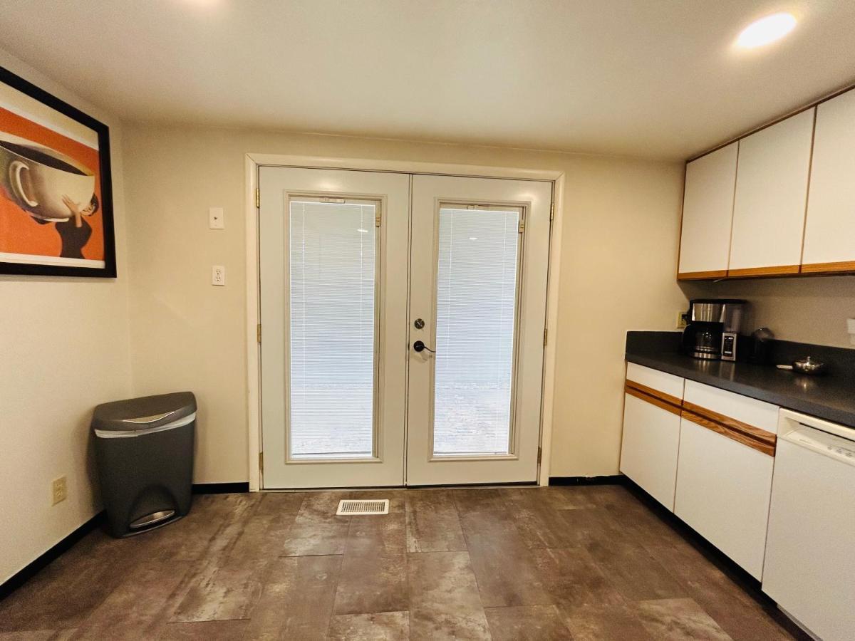 Little Blue Bungalow On Boise'S Bench, Pet Friendly, Fully Fenced Yard With Doggie Door! 2 Miles From Bsu, 5 Minutes From Downtown Boise, Desk And Workstation For Remote Workers, 2 Tv'S Large Walk-In Closet, Good For Mid-Term Stays Экстерьер фото